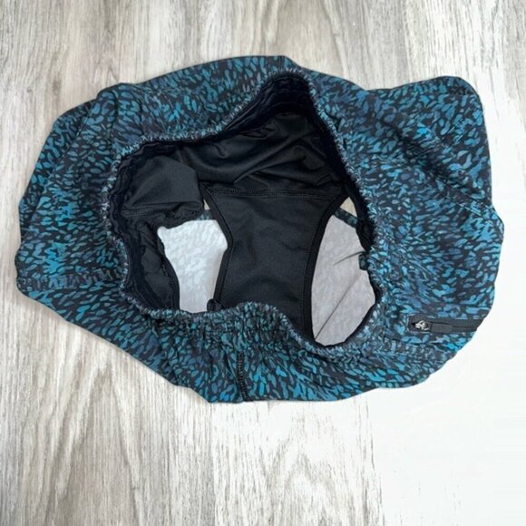 Lululemon Tracker Short V *4" - Picture 2 of 6